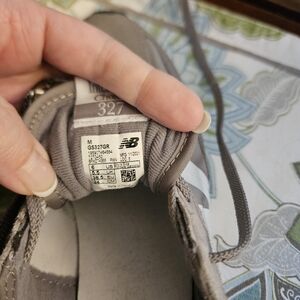 New Balance 327